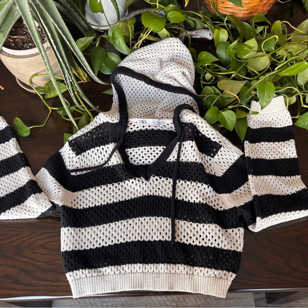 Zara Black and White Striped Hoodie
